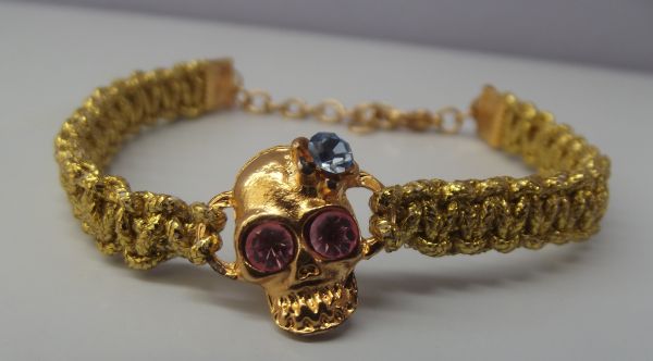 Cód:PS25- Caveirinha Dourada-Olhos Rosa Strass Svarovski