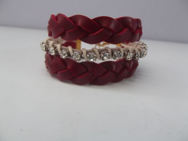 Cód:PS31- Pulseira Couro Trançado Bordô com Strass Svarovski