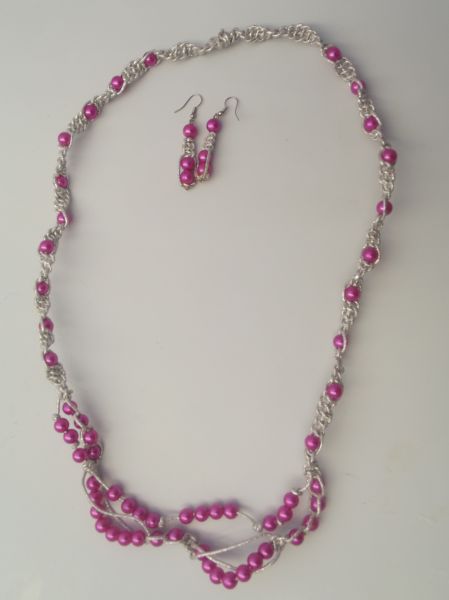 Cód:CO01- Colar Macramê Prata Espiral Contas Rosa Pink